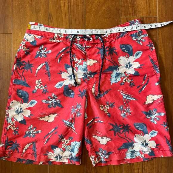 ST JOHN’S BAY Drawstring Swimming Shorts Hawaiian L - Picture 10 of 12